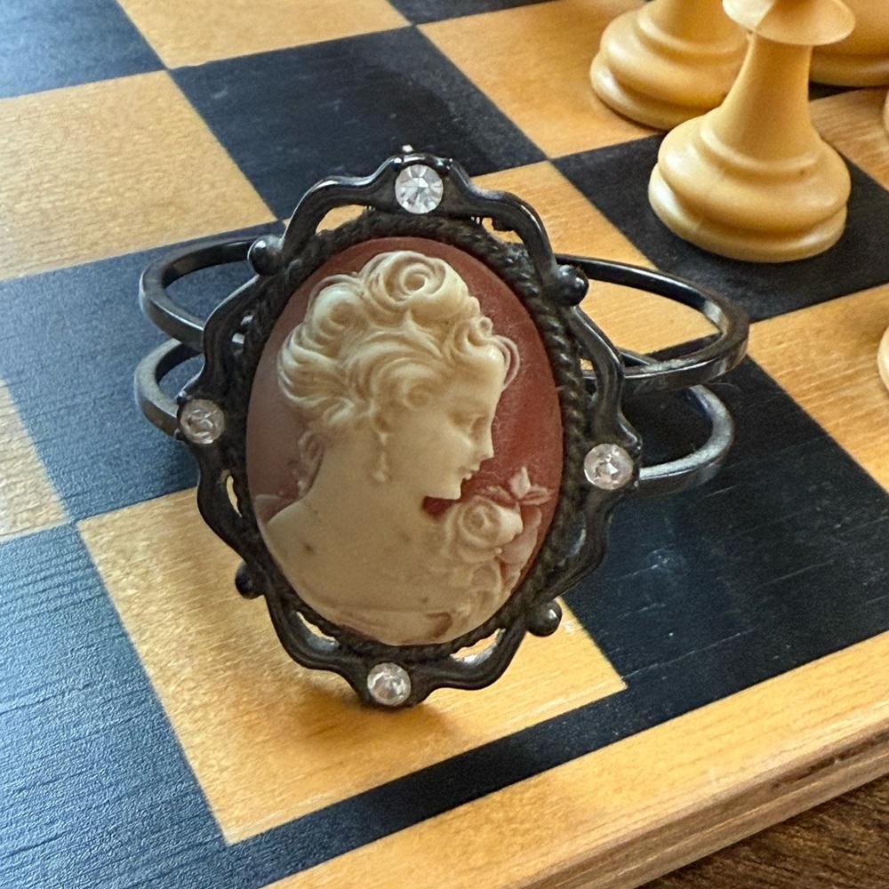 Vintage Cameo Bracelet with Black and Cream Design